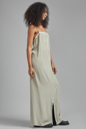 MAXI VESTIDO CURVO DE SEDA BEIRA - VERDE