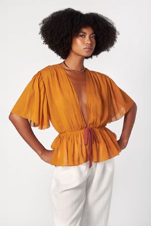 BLUSA VERA MOSTARDA COM FITILHO LAURA CANGUSSU - MARROM