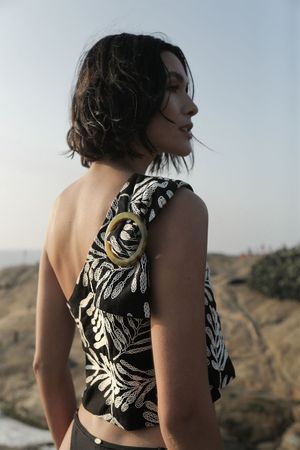 BLUSA NORI ESC - PRETO