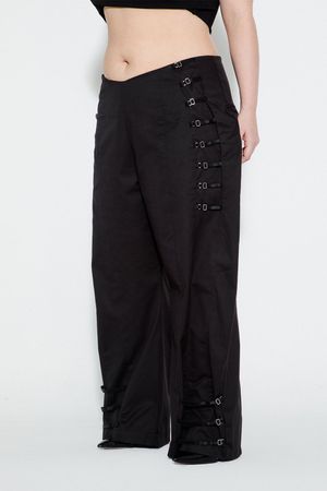 CALÇA BOYFRIEND ALÇAS KAROLINE VITTO - PRETO